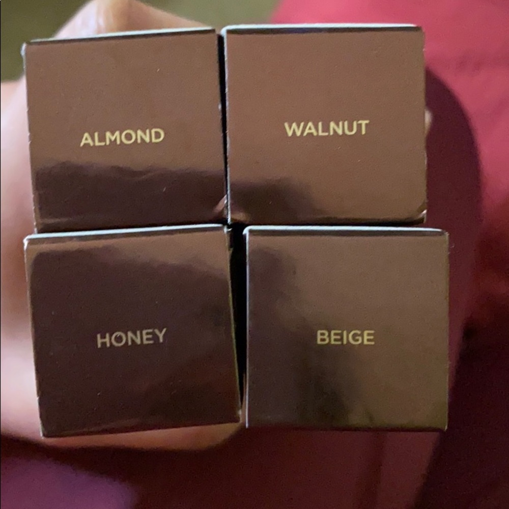 Hourglass foundation
